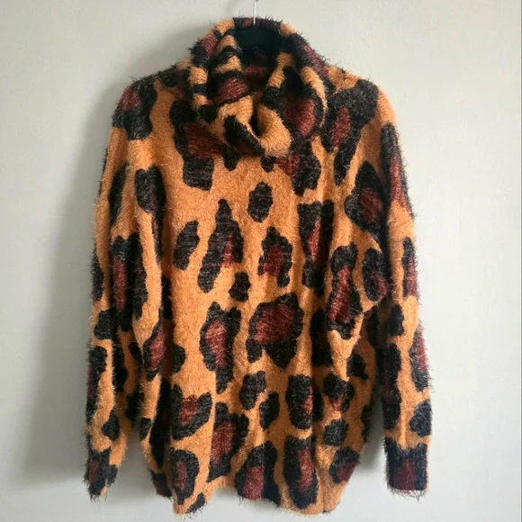 Show Me Your Mumu Women's Cheetah Fever Sweater Medium - Picture 5 of 9